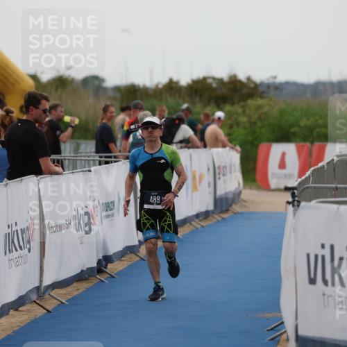 22.06.2025 - Viking Triathlon Yannick Fuchs http://msf.ph/oto/8075797 22.06.2025 16:17:42 Ziel 489 meine-sportfotos.de