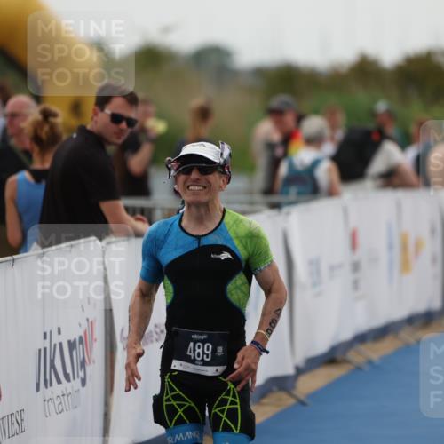22.06.2025 - Viking Triathlon Yannick Fuchs http://msf.ph/oto/8075800 22.06.2025 16:17:43 Ziel 489 meine-sportfotos.de