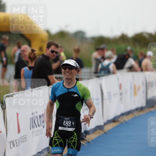 22.06.2025 - Viking Triathlon Yannick Fuchs http://msf.ph/oto/8075801 22.06.2025 16:17:44 Ziel 489 meine-sportfotos.de