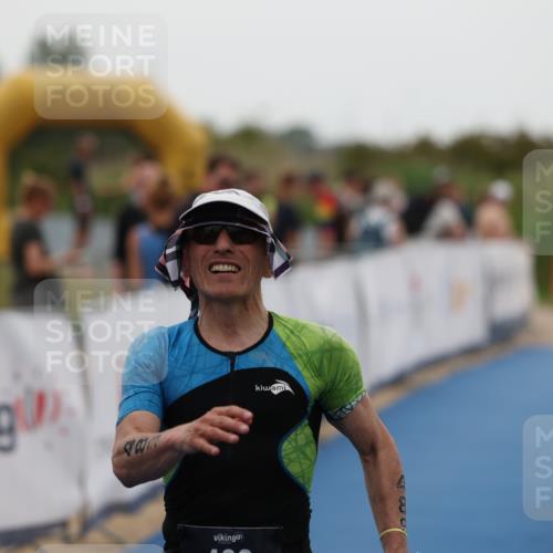 22.06.2025 - Viking Triathlon Yannick Fuchs http://msf.ph/oto/8075810 22.06.2025 16:17:46 Ziel 489 meine-sportfotos.de