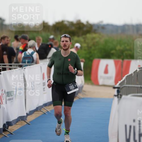 22.06.2025 - Viking Triathlon Yannick Fuchs http://msf.ph/oto/8075822 22.06.2025 16:18:33 Ziel 186 meine-sportfotos.de