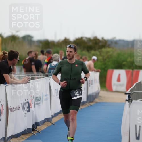 22.06.2025 - Viking Triathlon Yannick Fuchs http://msf.ph/oto/8075825 22.06.2025 16:18:33 Ziel 186 meine-sportfotos.de