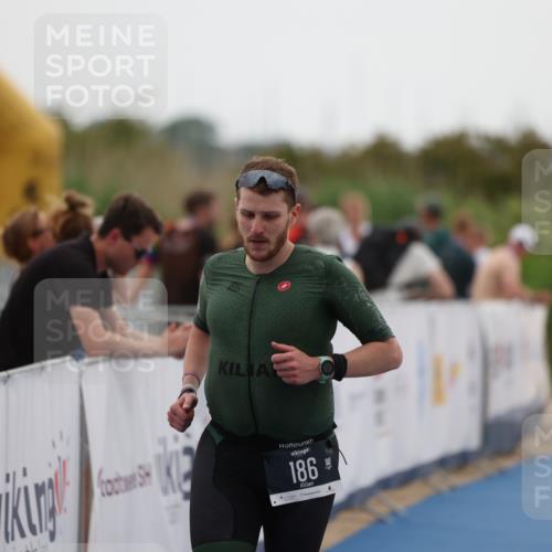 22.06.2025 - Viking Triathlon Yannick Fuchs http://msf.ph/oto/8075827 22.06.2025 16:18:34 Ziel 186 meine-sportfotos.de