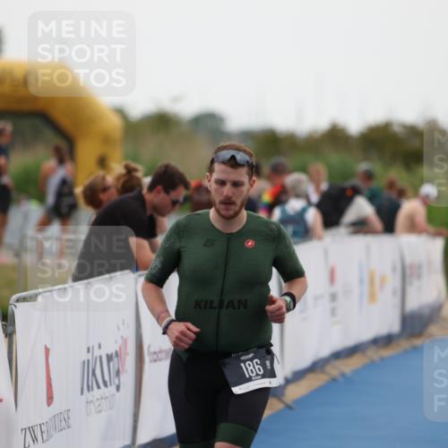22.06.2025 - Viking Triathlon Yannick Fuchs http://msf.ph/oto/8075829 22.06.2025 16:18:35 Ziel 186 meine-sportfotos.de