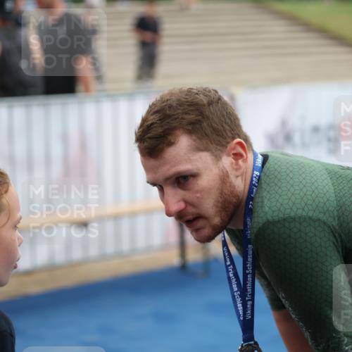 22.06.2025 - Viking Triathlon Yannick Fuchs http://msf.ph/oto/8075849 22.06.2025 16:18:44 Ziel  meine-sportfotos.de