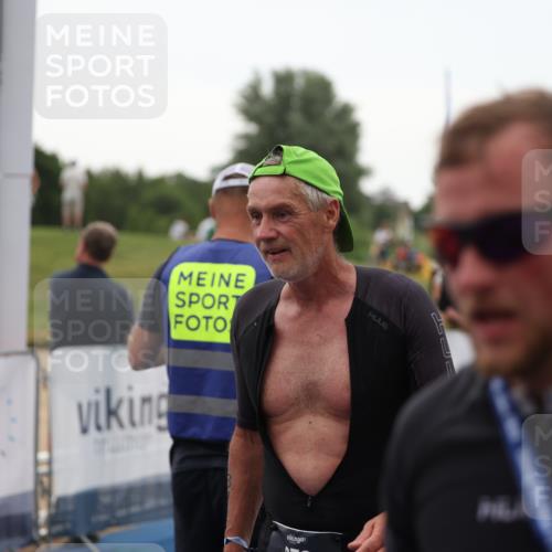 22.06.2025 - Viking Triathlon Yannick Fuchs http://msf.ph/oto/8075887 22.06.2025 16:19:52 Ziel 372 meine-sportfotos.de