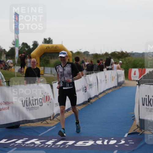 22.06.2025 - Viking Triathlon Yannick Fuchs http://msf.ph/oto/8075959 22.06.2025 16:20:34 Ziel 74 meine-sportfotos.de
