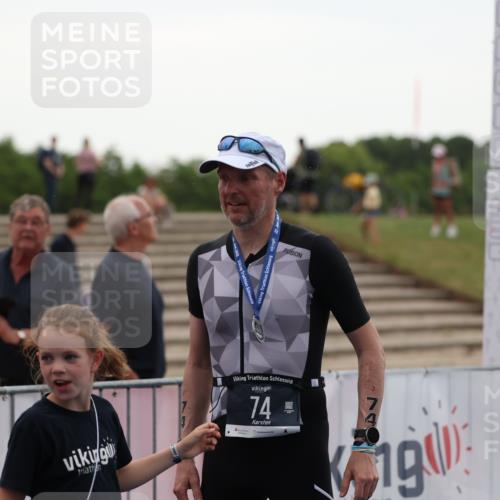 22.06.2025 - Viking Triathlon Yannick Fuchs http://msf.ph/oto/8075977 22.06.2025 16:20:41 Ziel  meine-sportfotos.de