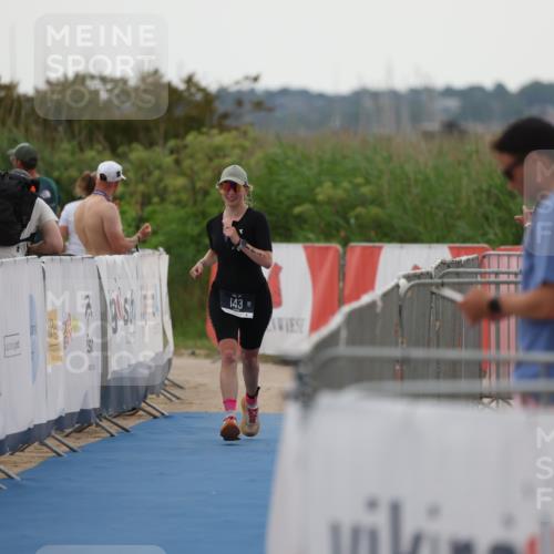 22.06.2025 - Viking Triathlon Yannick Fuchs http://msf.ph/oto/8075990 22.06.2025 16:21:24 Ziel  meine-sportfotos.de