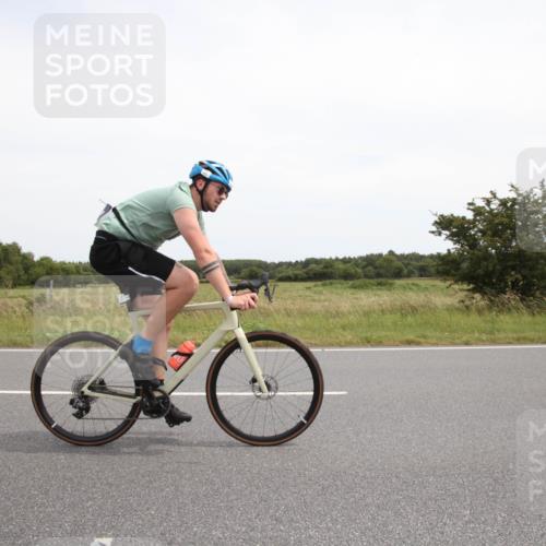 22.06.2025 - Viking Triathlon Yannick Fuchs http://msf.ph/oto/8076024 22.06.2025 13:57:57 Radfahren 305 meine-sportfotos.de