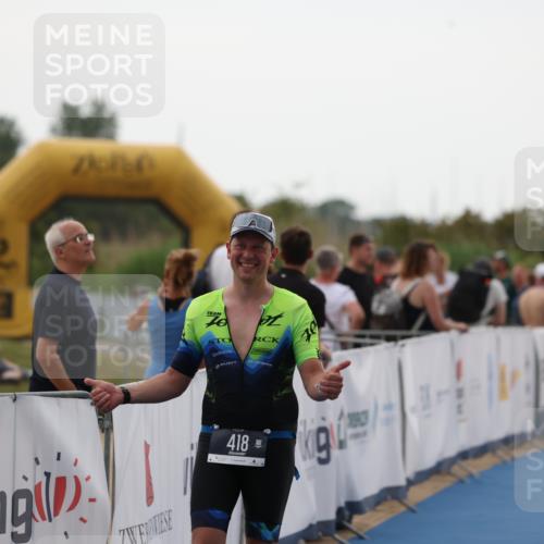 22.06.2025 - Viking Triathlon Yannick Fuchs http://msf.ph/oto/8076070 22.06.2025 16:22:08 Ziel 418 meine-sportfotos.de