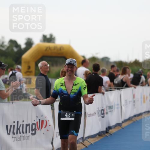 22.06.2025 - Viking Triathlon Yannick Fuchs http://msf.ph/oto/8076071 22.06.2025 16:22:08 Ziel 418 meine-sportfotos.de