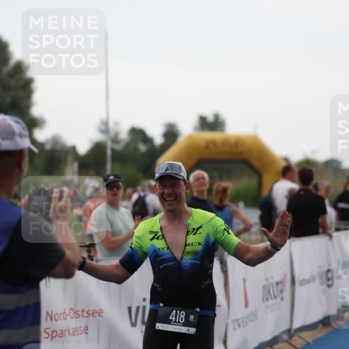 22.06.2025 - Viking Triathlon Yannick Fuchs http://msf.ph/oto/8076079 22.06.2025 16:22:10 Ziel 418 meine-sportfotos.de