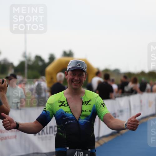22.06.2025 - Viking Triathlon Yannick Fuchs http://msf.ph/oto/8076082 22.06.2025 16:22:12 Ziel 418 meine-sportfotos.de