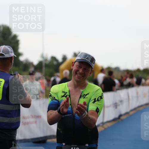 22.06.2025 - Viking Triathlon Yannick Fuchs http://msf.ph/oto/8076088 22.06.2025 16:22:13 Ziel 418 meine-sportfotos.de