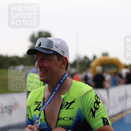 22.06.2025 - Viking Triathlon Yannick Fuchs http://msf.ph/oto/8076100 22.06.2025 16:22:19 Ziel  meine-sportfotos.de