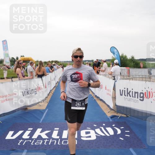22.06.2025 - Viking Triathlon MichiJ http://msf.ph/oto/8076172 22.06.2025 15:54:19 Ziel 43, 241 meine-sportfotos.de