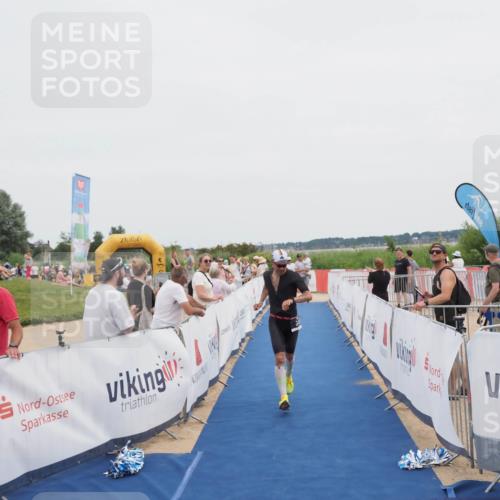 22.06.2025 - Viking Triathlon MichiJ http://msf.ph/oto/8076335 22.06.2025 14:33:57 Ziel 341, 662 meine-sportfotos.de