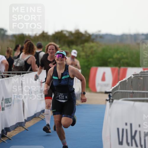 22.06.2025 - Viking Triathlon Yannick Fuchs http://msf.ph/oto/8076337 22.06.2025 16:22:32 Ziel 425, 531 meine-sportfotos.de