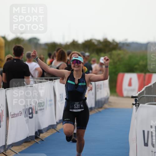 22.06.2025 - Viking Triathlon Yannick Fuchs http://msf.ph/oto/8076343 22.06.2025 16:22:32 Ziel 425, 531 meine-sportfotos.de