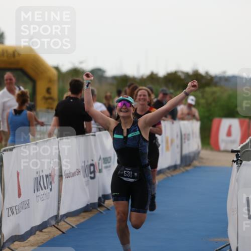 22.06.2025 - Viking Triathlon Yannick Fuchs http://msf.ph/oto/8076349 22.06.2025 16:22:33 Ziel 425, 531 meine-sportfotos.de
