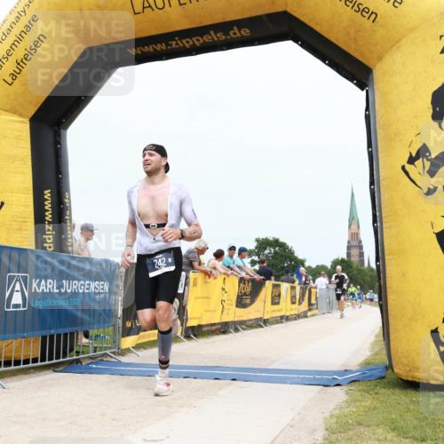 22.06.2025 - Viking Triathlon H.Heesch http://msf.ph/oto/8076353 22.06.2025 14:52:19 Laufen 242, 297, 553 meine-sportfotos.de