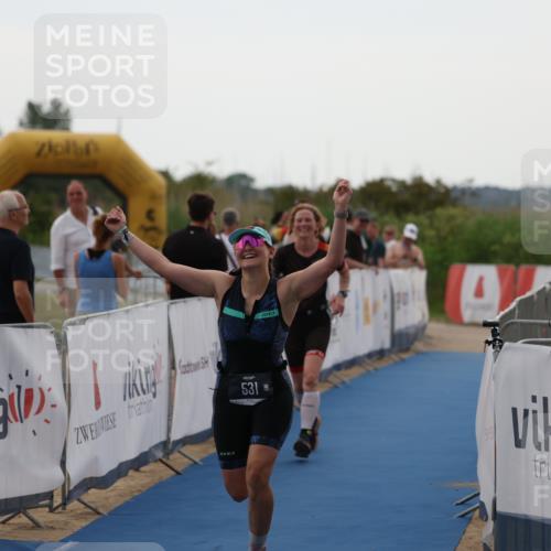 22.06.2025 - Viking Triathlon Yannick Fuchs http://msf.ph/oto/8076355 22.06.2025 16:22:33 Ziel 425, 531 meine-sportfotos.de