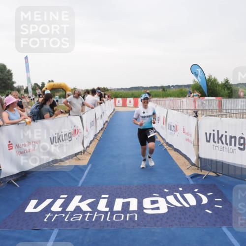 22.06.2025 - Viking Triathlon MichiJ http://msf.ph/oto/8076378 22.06.2025 16:02:07 Ziel 256 meine-sportfotos.de