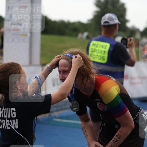 22.06.2025 - Viking Triathlon Yannick Fuchs http://msf.ph/oto/8076424 22.06.2025 16:22:39 Ziel 425 meine-sportfotos.de