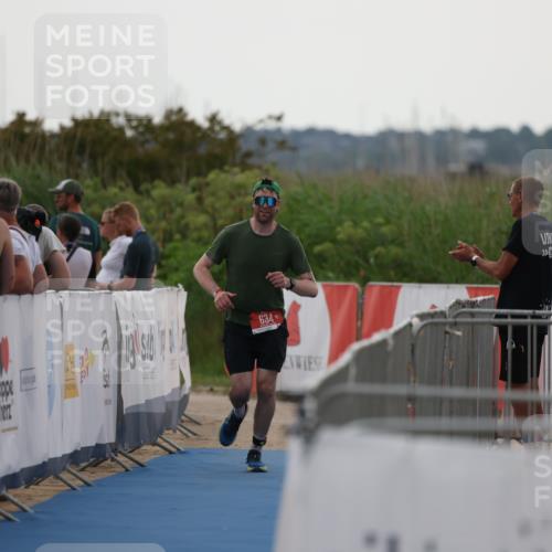 22.06.2025 - Viking Triathlon Yannick Fuchs http://msf.ph/oto/8076476 22.06.2025 16:23:14 Ziel  meine-sportfotos.de