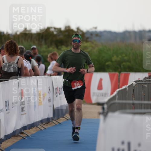22.06.2025 - Viking Triathlon Yannick Fuchs http://msf.ph/oto/8076499 22.06.2025 16:23:16 Ziel 634 meine-sportfotos.de