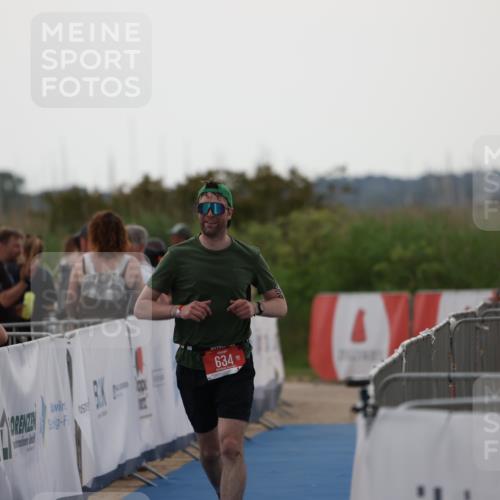 22.06.2025 - Viking Triathlon Yannick Fuchs http://msf.ph/oto/8076508 22.06.2025 16:23:18 Ziel 634 meine-sportfotos.de