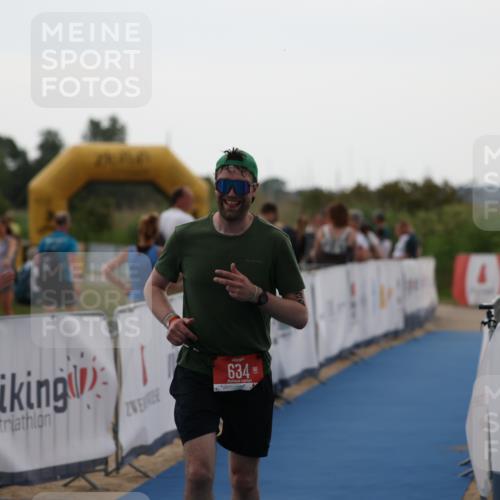 22.06.2025 - Viking Triathlon Yannick Fuchs http://msf.ph/oto/8076558 22.06.2025 16:23:21 Ziel 634 meine-sportfotos.de