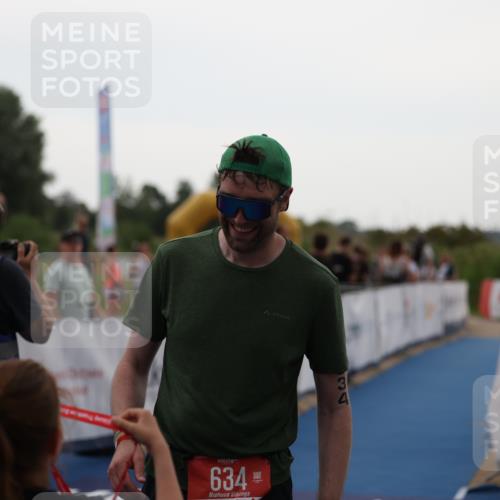 22.06.2025 - Viking Triathlon Yannick Fuchs http://msf.ph/oto/8076581 22.06.2025 16:23:24 Ziel 634 meine-sportfotos.de