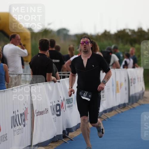 22.06.2025 - Viking Triathlon Yannick Fuchs http://msf.ph/oto/8076635 22.06.2025 16:24:30 Ziel 51 meine-sportfotos.de