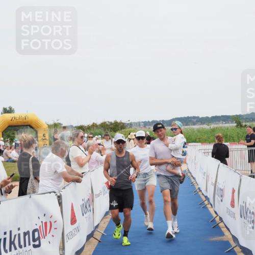 22.06.2025 - Viking Triathlon MichiJ http://msf.ph/oto/8076637 22.06.2025 14:34:02 Ziel 662 meine-sportfotos.de