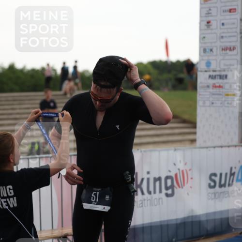 22.06.2025 - Viking Triathlon Yannick Fuchs http://msf.ph/oto/8076670 22.06.2025 16:24:37 Ziel 51 meine-sportfotos.de