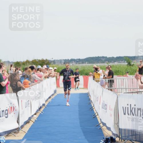 22.06.2025 - Viking Triathlon MichiJ http://msf.ph/oto/8076674 22.06.2025 14:03:22 Ziel 557 meine-sportfotos.de