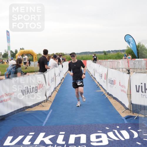 22.06.2025 - Viking Triathlon MichiJ http://msf.ph/oto/8076714 22.06.2025 16:02:27 Ziel 479 meine-sportfotos.de