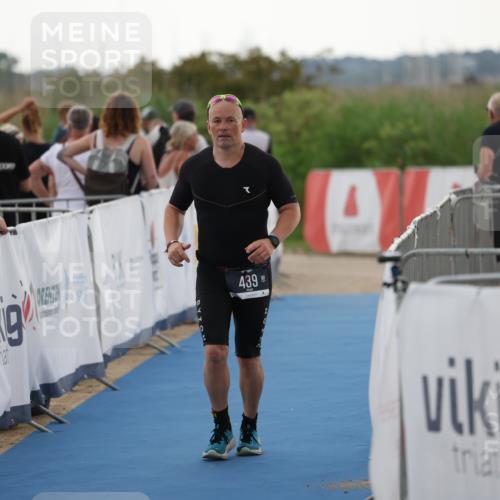22.06.2025 - Viking Triathlon Yannick Fuchs http://msf.ph/oto/8076725 22.06.2025 16:25:22 Ziel 439 meine-sportfotos.de