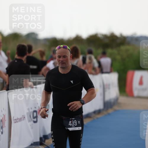 22.06.2025 - Viking Triathlon Yannick Fuchs http://msf.ph/oto/8076749 22.06.2025 16:25:24 Ziel 439 meine-sportfotos.de