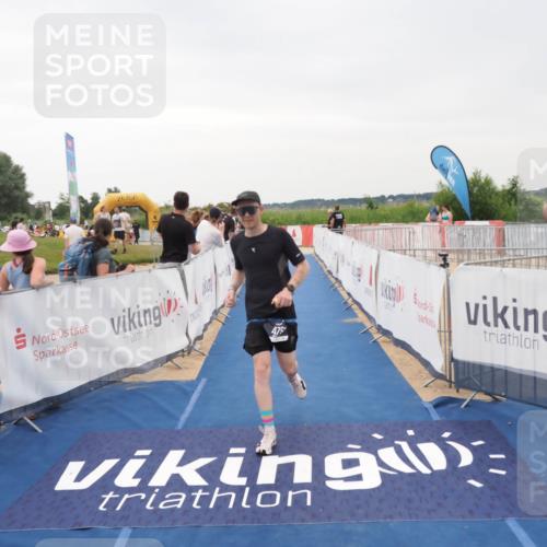 22.06.2025 - Viking Triathlon MichiJ http://msf.ph/oto/8076777 22.06.2025 16:02:28 Ziel 479 meine-sportfotos.de