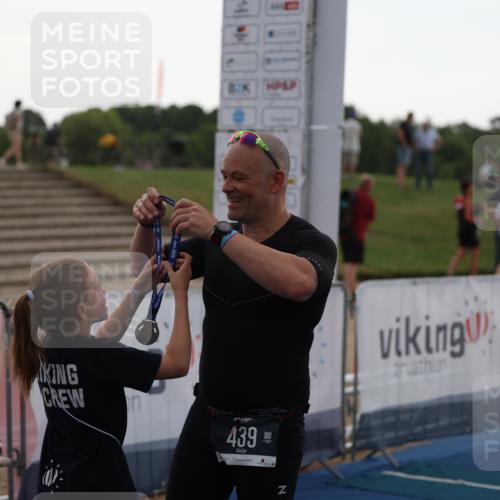 22.06.2025 - Viking Triathlon Yannick Fuchs http://msf.ph/oto/8076798 22.06.2025 16:25:32 Ziel 439 meine-sportfotos.de