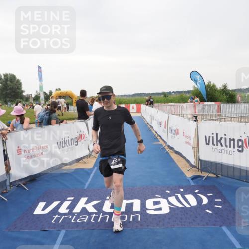 22.06.2025 - Viking Triathlon MichiJ http://msf.ph/oto/8076805 22.06.2025 16:02:28 Ziel 479 meine-sportfotos.de