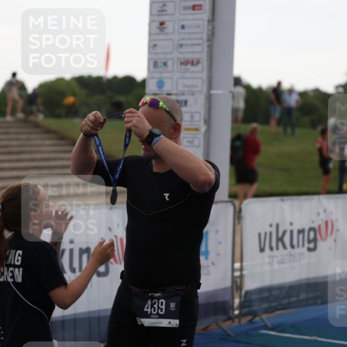 22.06.2025 - Viking Triathlon Yannick Fuchs http://msf.ph/oto/8076807 22.06.2025 16:25:33 Ziel  meine-sportfotos.de
