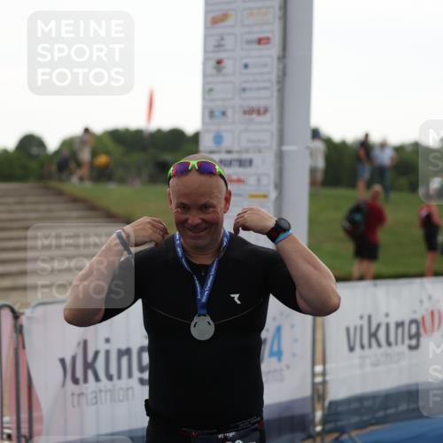 22.06.2025 - Viking Triathlon Yannick Fuchs http://msf.ph/oto/8076831 22.06.2025 16:25:35 Ziel  meine-sportfotos.de