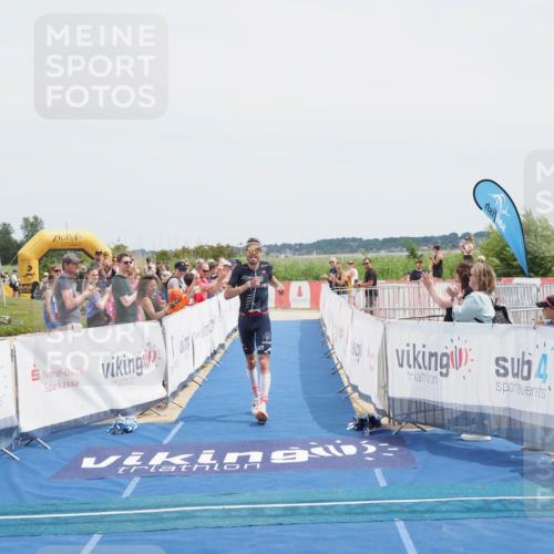 22.06.2025 - Viking Triathlon MichiJ http://msf.ph/oto/8076901 22.06.2025 14:03:25 Ziel 557 meine-sportfotos.de