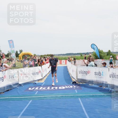 22.06.2025 - Viking Triathlon MichiJ http://msf.ph/oto/8076986 22.06.2025 14:03:25 Ziel 557 meine-sportfotos.de