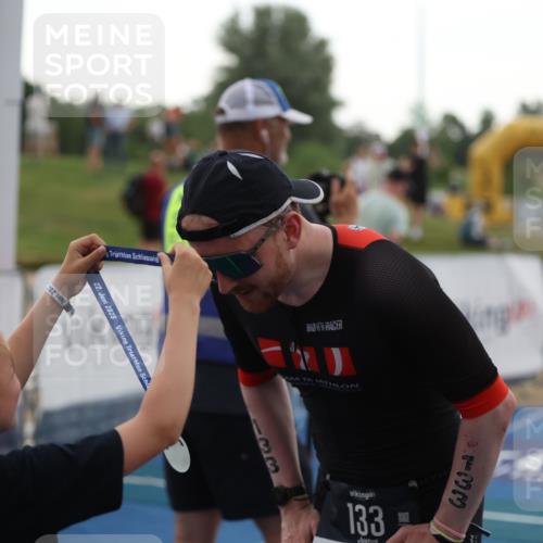 22.06.2025 - Viking Triathlon Yannick Fuchs http://msf.ph/oto/8077007 22.06.2025 16:25:53 Ziel  meine-sportfotos.de