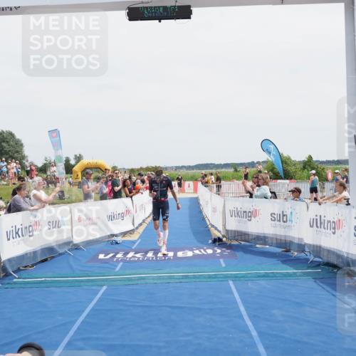22.06.2025 - Viking Triathlon MichiJ http://msf.ph/oto/8077041 22.06.2025 14:03:26 Ziel 557 meine-sportfotos.de